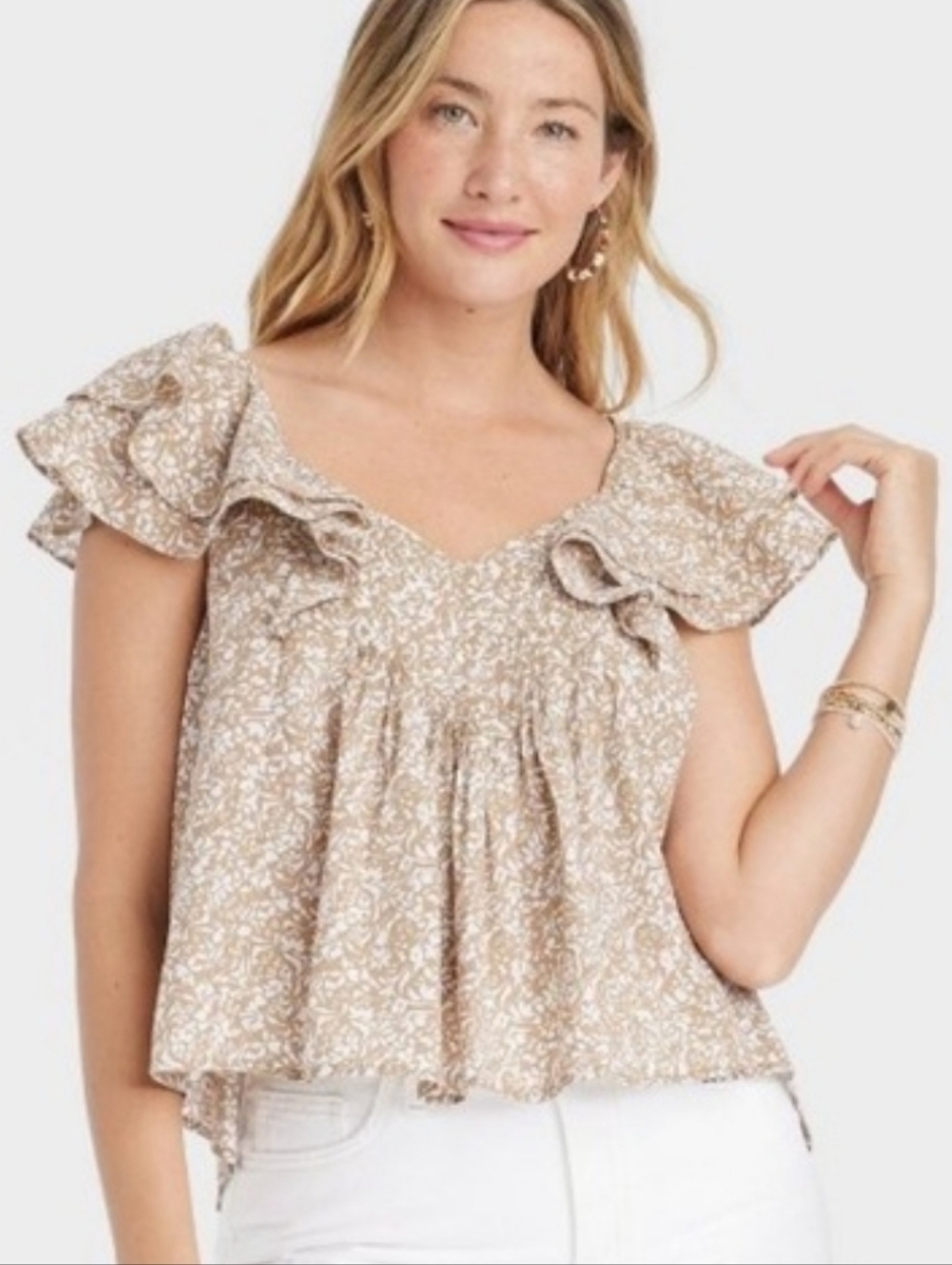 Universal Thread Beige and White Floral Blouse Size M